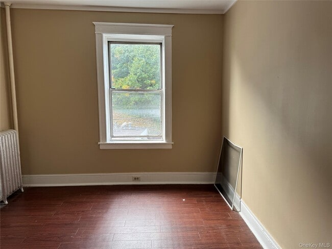 249 McLean Ave in Yonkers, NY - Building Photo - Building Photo