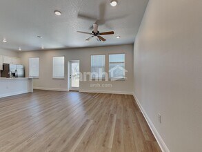 6735 Atlantic Bch Ave in Wesley Chapel, FL - Building Photo - Building Photo