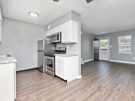 Maple Estates in Lee's Summit, MO - Building Photo