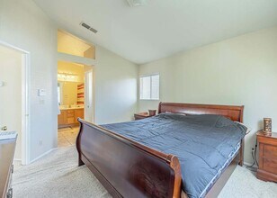 3215 Fairgreen Ln in Palmdale, CA - Building Photo - Building Photo