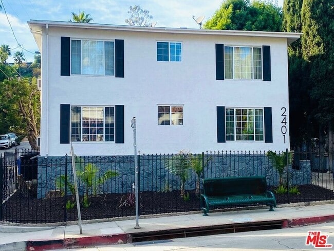 property at 2401 Beachwood Dr