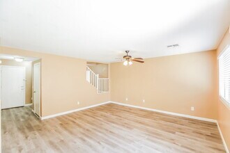 12927 W Peppertree Ln in Glendale, AZ - Foto de edificio - Building Photo