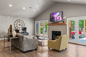 Clarewood Apartments in San Marcos, TX - Foto de edificio - Lobby