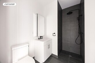 273 5th Ave in New York, NY - Building Photo - Building Photo