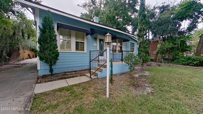 1545 Larue Ave in Jacksonville, FL - Foto de edificio - Building Photo