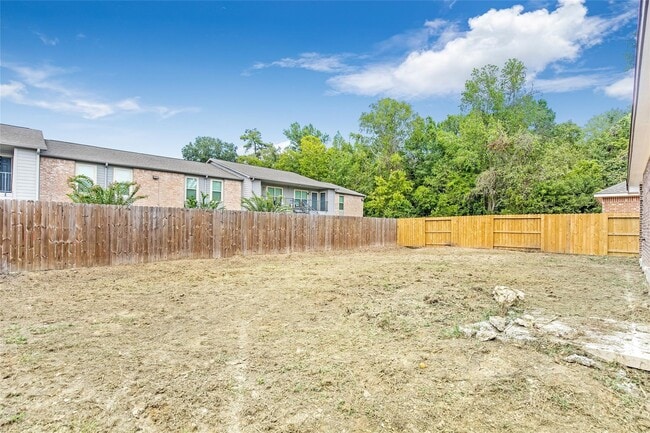 322 Carlos Leal Dr in Dayton, TX - Building Photo - Building Photo