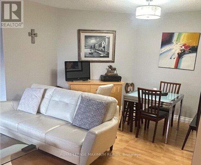 61 Markbrook Ln in Toronto, ON - Building Photo - Building Photo