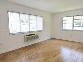 6930 Rue Vendome, Unit 1 in Miami Beach, FL - Building Photo - Building Photo
