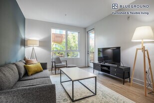 12722 Millennium Dr in Los Angeles, CA - Building Photo