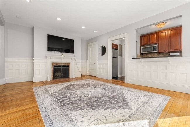 366 Commonwealth Ave, Unit 6D in Boston, MA - Foto de edificio - Building Photo