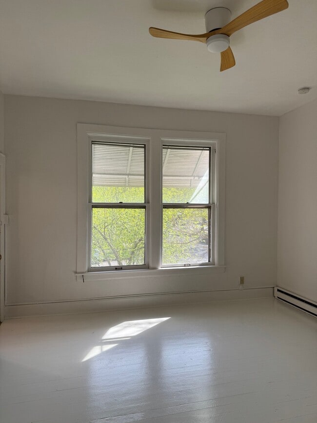 2028 W Pacific Ave, Unit 4 in Spokane, WA - Building Photo - Building Photo