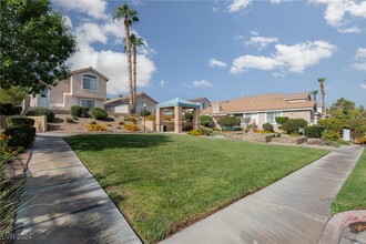 2137 Polynesia Cir in Henderson, NV - Foto de edificio - Building Photo