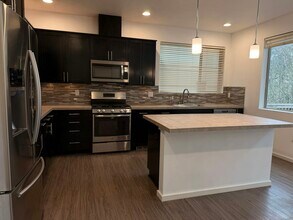 18707 107th Ave SE in Renton, WA - Building Photo - Building Photo