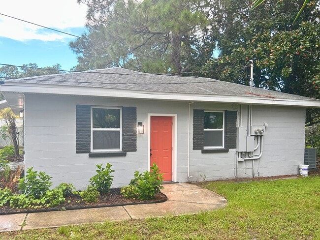 6215 58th Ave N in St. Petersburg, FL - Building Photo - Building Photo