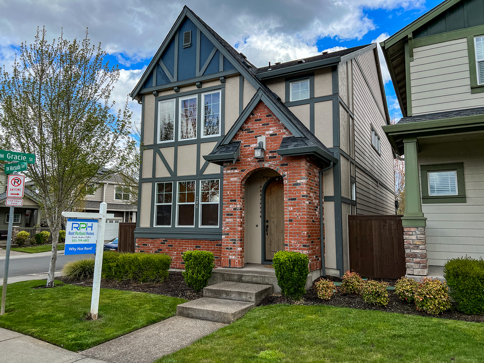 206 SW Marsuda Terrace in Beaverton, OR - Building Photo