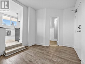 70 Spadina Rd in Toronto, ON - Building Photo - Building Photo