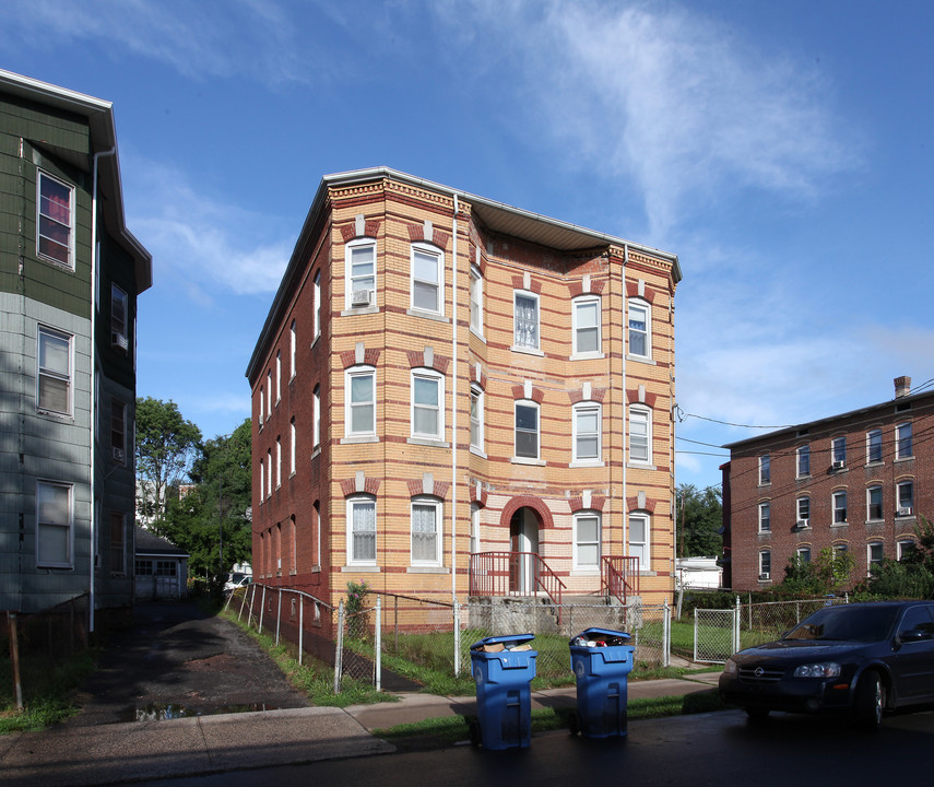 280 High St in New Britain, CT - Foto de edificio