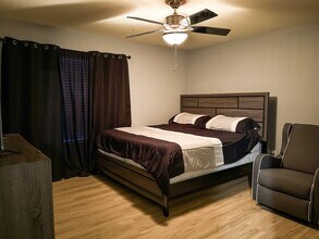 215 Lipan Dr in Laredo, TX - Building Photo - Building Photo