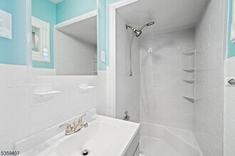 17 W Pierrepont Ave in Rutherford, NJ - Building Photo - Building Photo