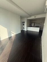 SE7T in Montréal, QC - Building Photo - Building Photo