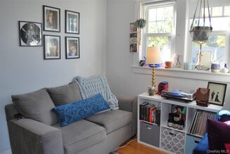 35 Oakland Ave in Warwick, NY - Building Photo - Building Photo