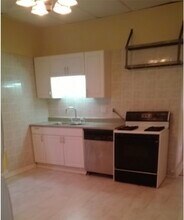 1522 W Victoria St, Unit 1F in Chicago, IL - Foto de edificio - Building Photo