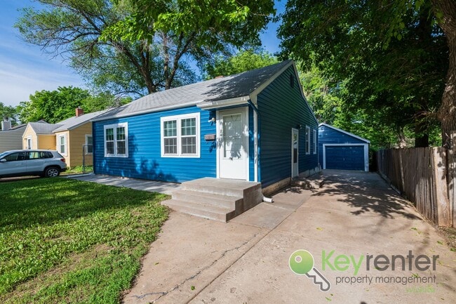 1323 N Terrace Dr in Wichita, KS - Building Photo - Building Photo