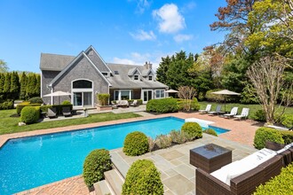 19 Post Fields Ln in Quogue, NY - Building Photo - Building Photo