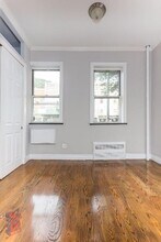 562 Hudson St in New York, NY - Building Photo - Building Photo