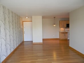 10222 S 84th Terrace in Palos Hills, IL - Building Photo - Building Photo