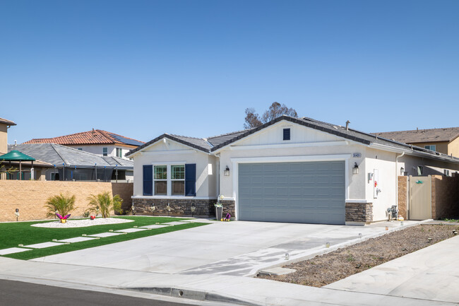 Country Roads in Murrieta, CA - Foto de edificio - Building Photo