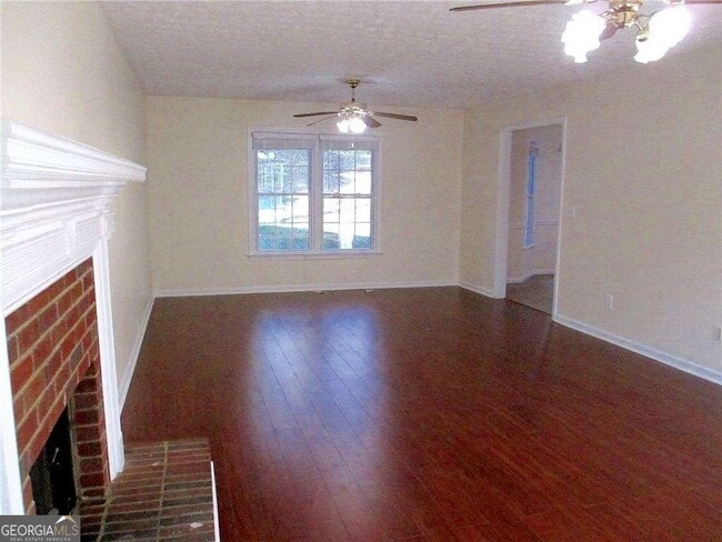 3040 Oak Meadow Dr in Snellville, GA - Building Photo - Building Photo