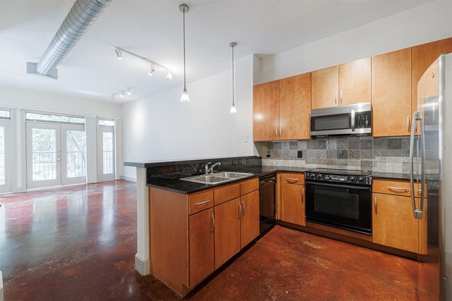 property at 1901 Post Oak Blvd