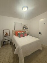 282 NW 98th St in Miami, FL - Building Photo - Building Photo