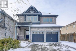 465 Woodspring Ave in Newmarket, ON - Building Photo