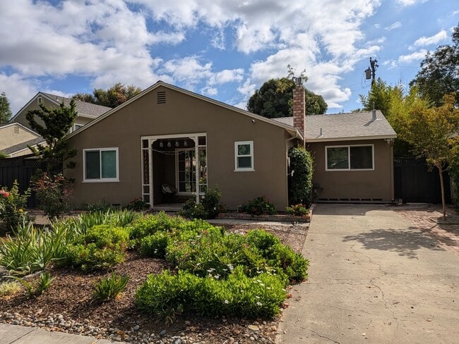 property at 1938 Creek Dr