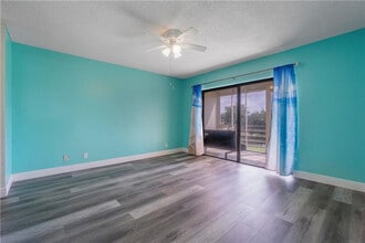 2430 SW 81st Ave in Davie, FL - Building Photo - Building Photo