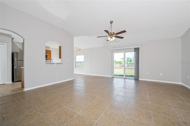 2709 W Covington Dr in Deltona, FL - Building Photo - Building Photo