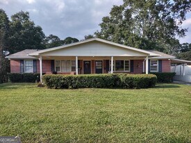 153 State Rte 123 in Toccoa, GA - Building Photo