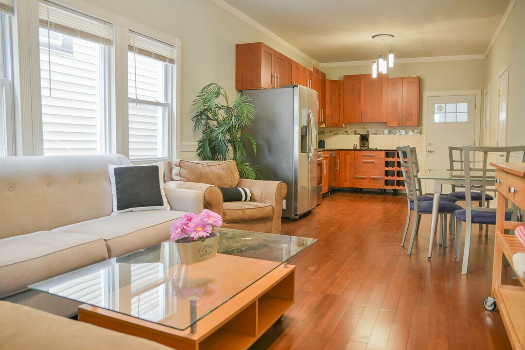 1846 N Mozart St, Unit Mozart1 in Chicago, IL - Building Photo