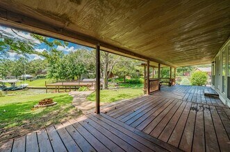 102 Northwood Pl in Enchanted Oaks, TX - Building Photo - Building Photo