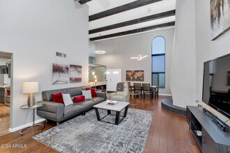 7740 E Camelback Rd in Scottsdale, AZ - Building Photo - Building Photo