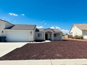 3435 Sunbonnet Dr in Bullhead City, AZ - Building Photo - Building Photo