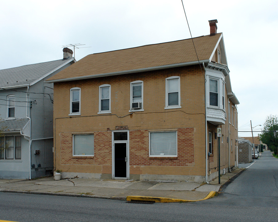 565 Chestnut St in Emmaus, PA - Building Photo