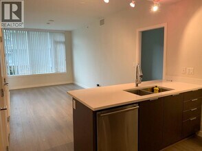 3333 Sexsmith Rd in Richmond, BC - Building Photo - Building Photo