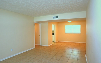 Rolling Hills Apartments in Tallahassee, FL - Building Photo - Building Photo