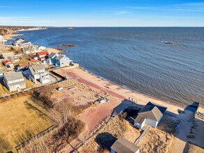 71 Beach Ave in Madison, CT - Building Photo - Building Photo