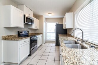 9214 Willowbrook Dr in Rowlett, TX - Building Photo - Building Photo