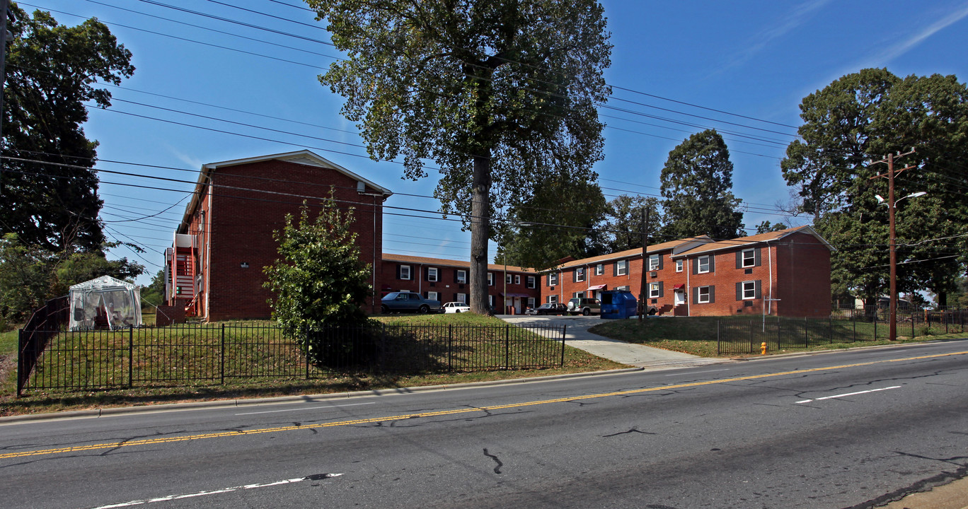 Fountain Hill Apartments in Charlotte, NC - Building Photo