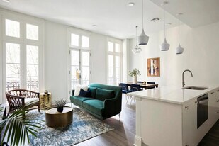 800 Gravier St in New Orleans, LA - Building Photo